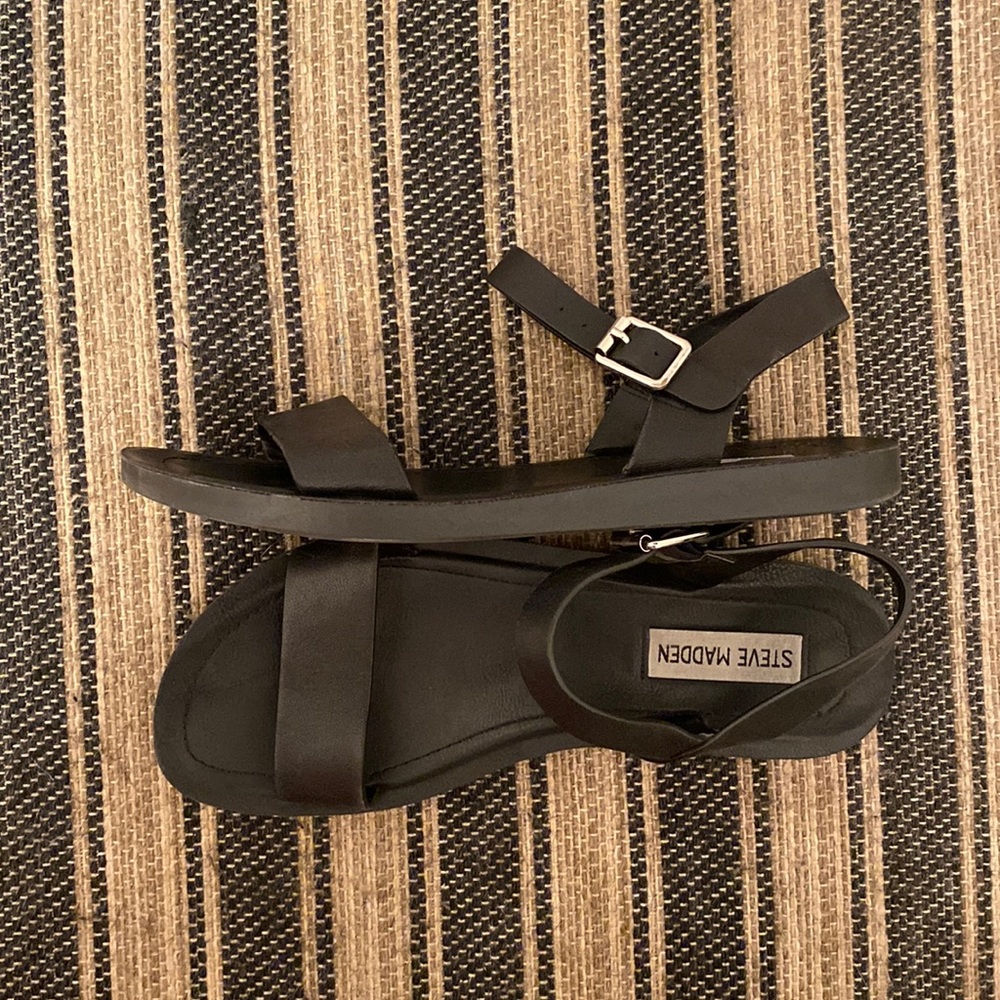 STEVE MADDEN leather sandals